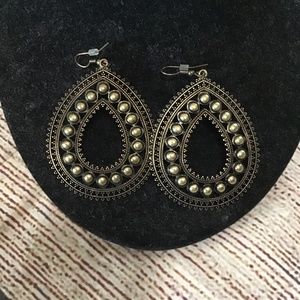 Plunder gold teardrop dangle earrings super cure 🥰